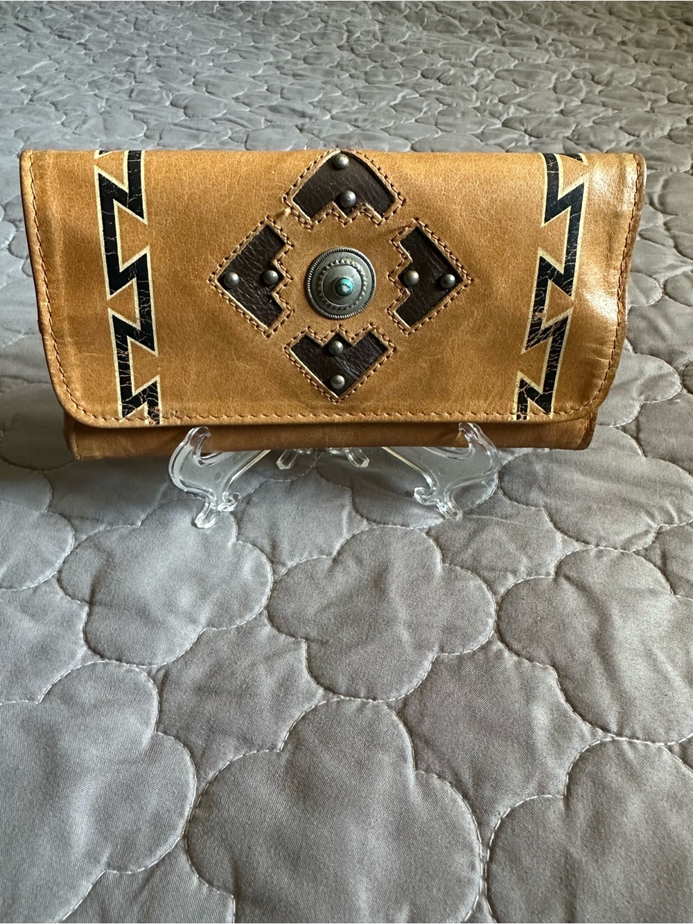 Idyllwind by Miranda Lambert Tan Western Style Leather Clutch Wallet